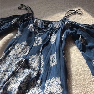 Off the shoulder Long Sleeve